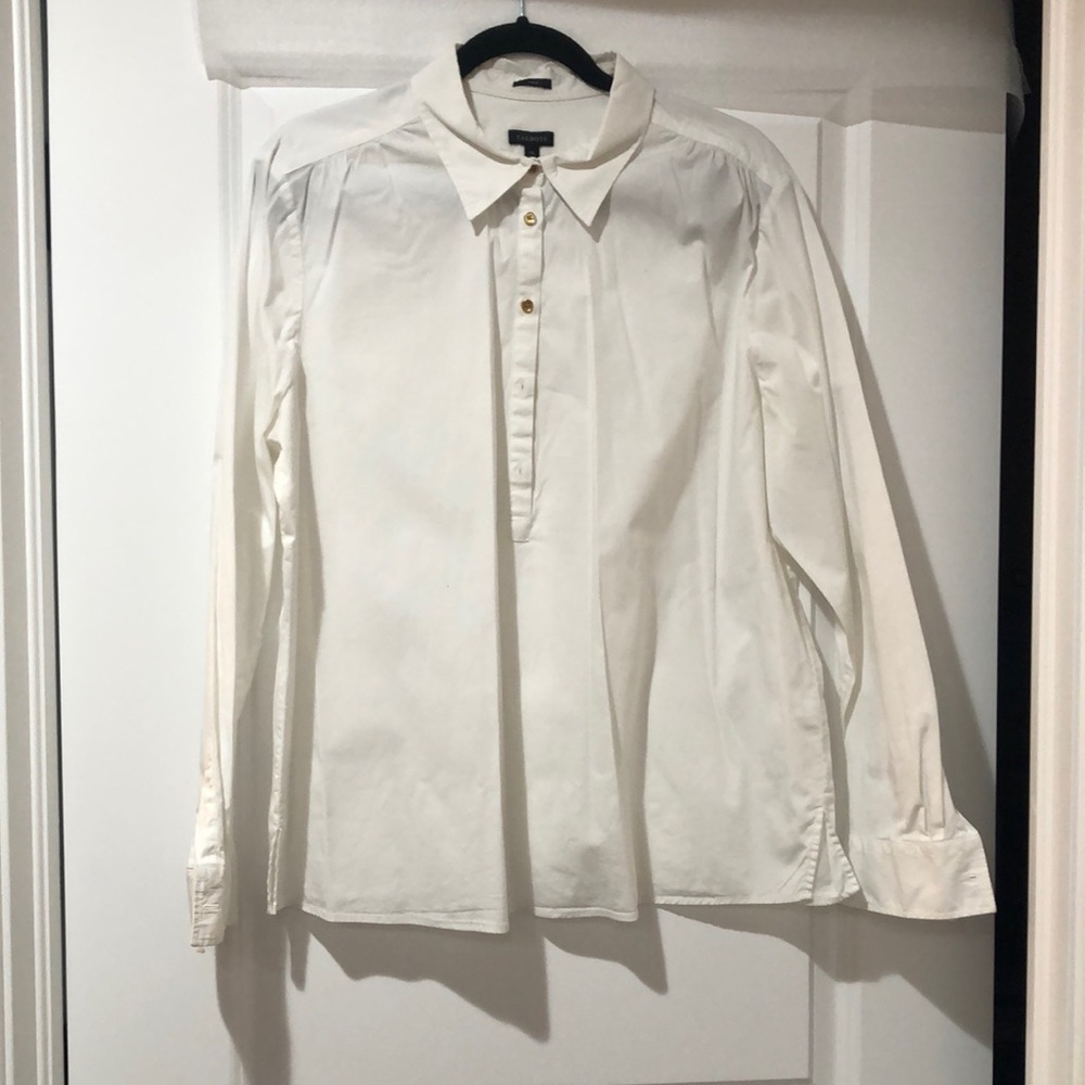 Talbots White Stretchable Cotton Shirt with gold buttons. Size XL